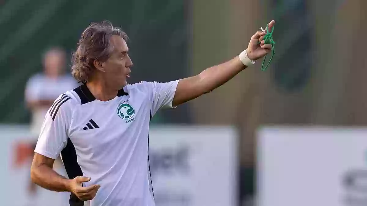 الغضب الجماهيري يتصاعد.. مطالب بإقالة مانشيني والجهاز الإداري للمنتخب السعودي